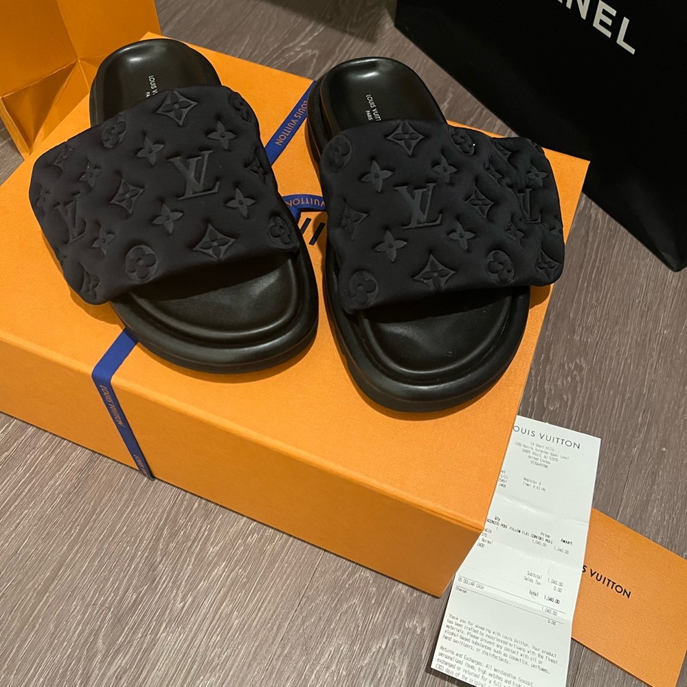 Louis Vuitton Pool Pillow Flat comfort mule